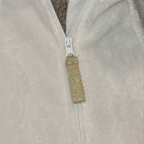 Secret Treasures Giraffe Onesie pajamas (M) - Picture 9 of 14